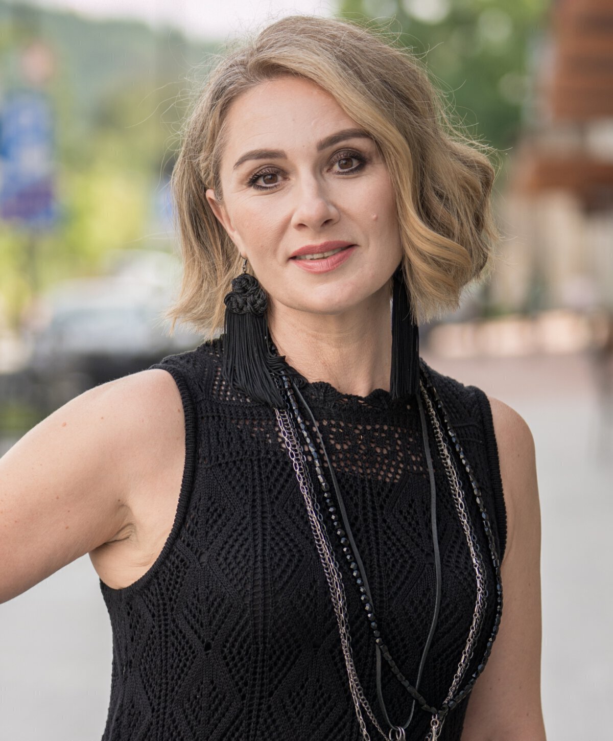 dallas lip lift model with blonde hair